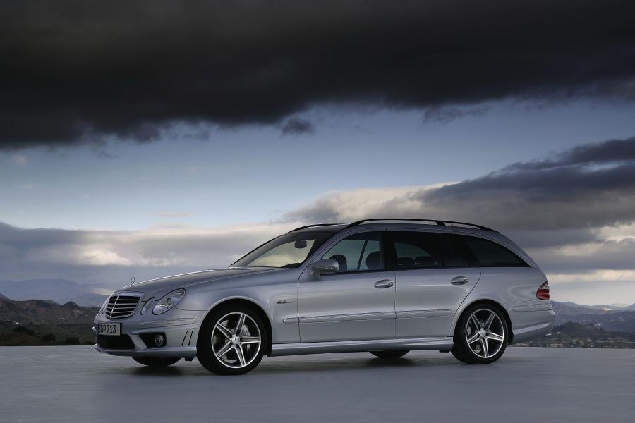  Mercedes-Benz E63 AMG 2007 года  (фото 20 из 25)